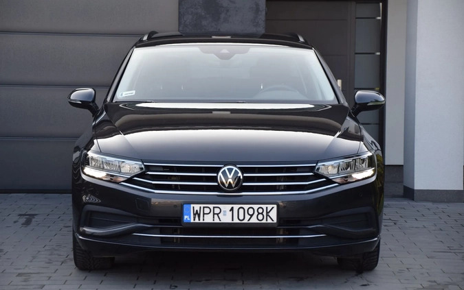 Volkswagen Passat cena 87899 przebieg: 58300, rok produkcji 2021 z Warszawa małe 529